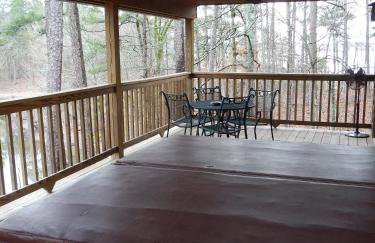 C24, Three bedroom, three bath log-sided, luxury Harbor North cottage with hot tub cottage - Foto 4