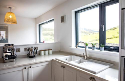 Residence 10 by Together Travel - Luxury 2-Bed Penthouse Apartment - Foto 19