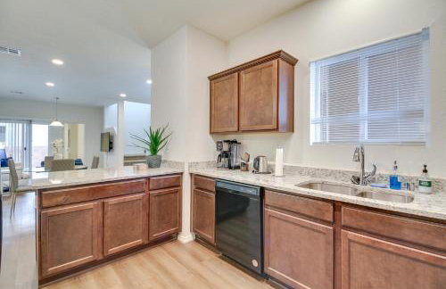 3 Mi to Old Town Albuquerque Townhome with Yard! - Photo 8