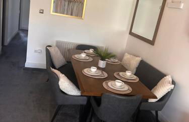 Sleeps 7, entire apartment,with restaurant next door - Foto 5