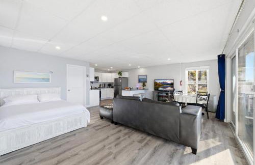 Waterfront Walk Out with Private Terrace - Foto 17