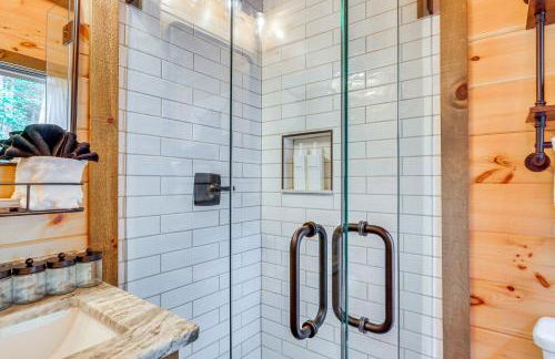 Hot Tub and River Access Family McCaysville Cabin - Foto 12