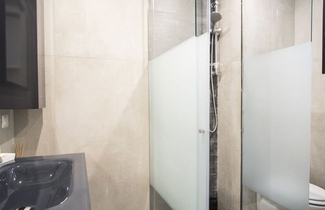 Contemporary 2 Bedroom Flat near University - Photo 32