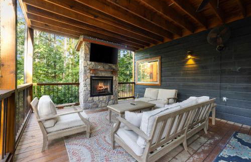 Cozy Cabin with Hot Tub, Fire Pit and Arcade Games - Foto 7