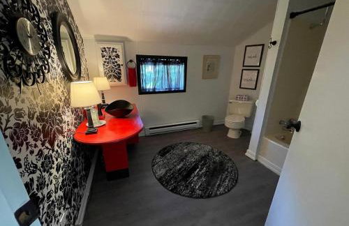 It's A Wonderful Life - Main St Penn Yan - Walk to Shops & Dining - Hot Tub - Pets OK - Seneca & Keuka Lake - Foto 2