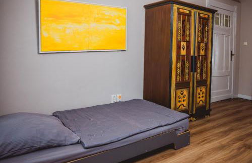 Charmanter Altbau zwischen Altstadt und Klinikum mit Parkplatz - Foto 27