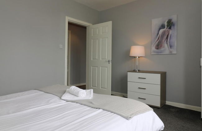 Carfin House - Motherwell - Photo 8