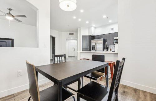 CozySuites Glendale by the stadium with pool 28 - Foto 15