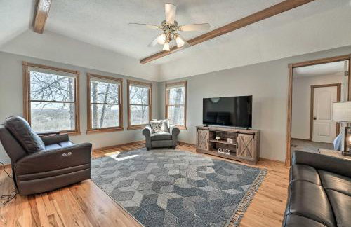 Lake-View Retreat with Fire Pit in Mountain Home! - Foto 3