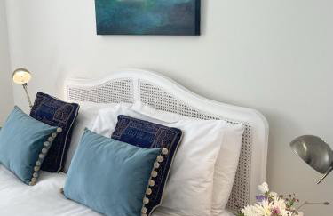 Welcome to Hazelwood, The Mount Somerton Apartment - modern and fully equipped, Private off-street parking, Near Glastonbury Tor, The spectacular Wells Cathedral, Stourhead, Sherborne Abbey, Millfield School, Clark's Village - Foto 7