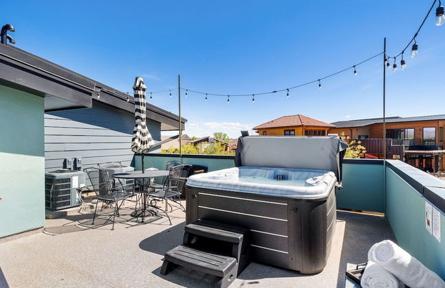 Swanky Townhome Near Old Town, Breweries and River - Foto 34