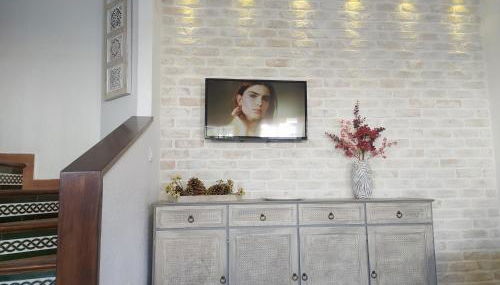 Gran adosado de esquina muy cerca de la playa en la Antilla - Foto 3