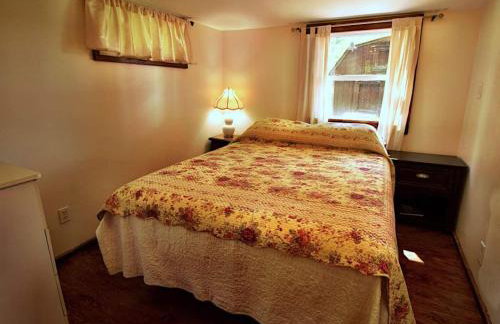 Lakefront Pine Cottage Hot Tub & Fire Pit - Foto 16