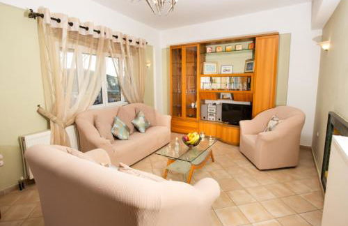 House of Athina and Fanourios - Photo 12