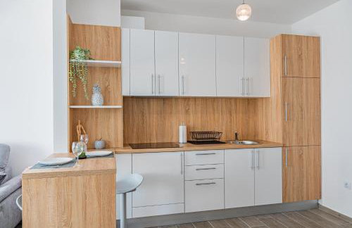 Jacuzzi - Flexible SelfCheckIns 20 - Zagreb - Luxury - Garage - Smart - Brand New - Apartments Repinc - Foto 28