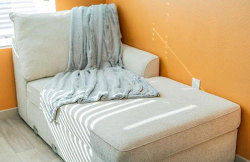 ASU Area 1BR Apt with Pool, Gym, Sleeps 3 - Foto 1