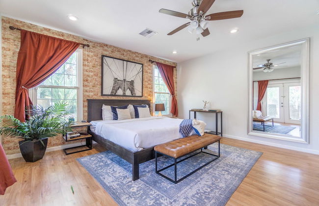 Sereno Ranch by Avantstay Sleeps 16! Outdoor Bar/kitchen, Pool, Fire Pit & Hot Tub! - Foto 2