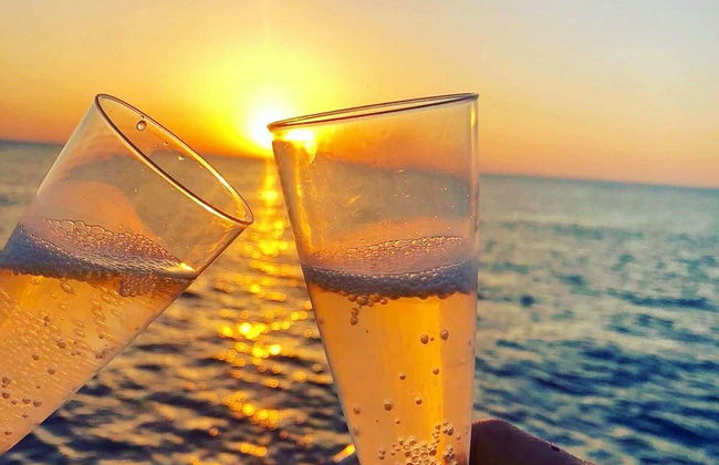 Paseo en barco al atardecer desde Cala’n Bosch - Foto 5