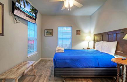 Waterfront Shared Pool w/ Bay Views, Boat Dock Oscar's Lodge by Avantstay - Foto 30