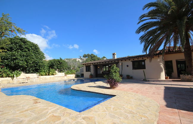 Private & Luxurious Villa With Pool - Lots of Space & Short Walk to the Sea - Foto 25
