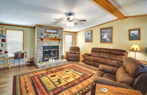 Lakefront Arkansas Home with Dock and Sunroom - Foto 3