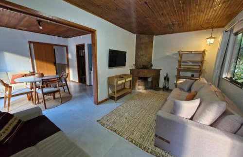 Chalé da Cachoeira - Cachoeira particular dentro da hospedagem - Foto 29