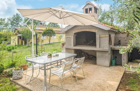 2 Bedroom Lovely Apartment In Nova Vas - Foto 15