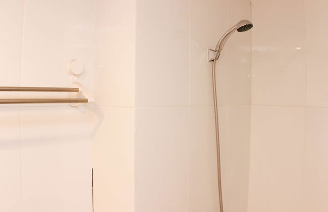 Nice And Cozy Studio At Tamansari Mahogany Karawang Apartment - Photo 8