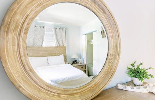 Coastal Farmhouse with mini Golf, Private Beach &Spa - Photo 12