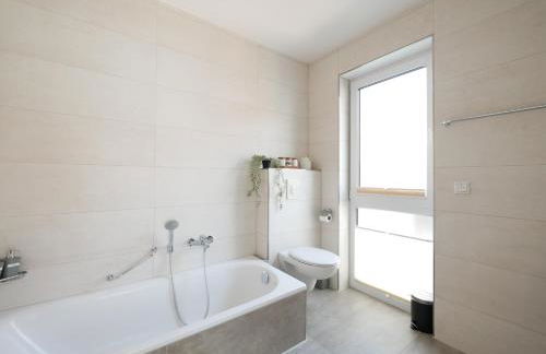 85qm, Parkplatz, zentral, großer Balkon, 2 Bäder - Foto 6