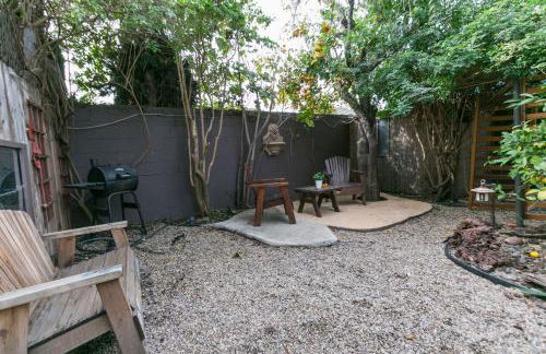 Charming 1-Bedroom Home near Downtown Culver - Photo 28