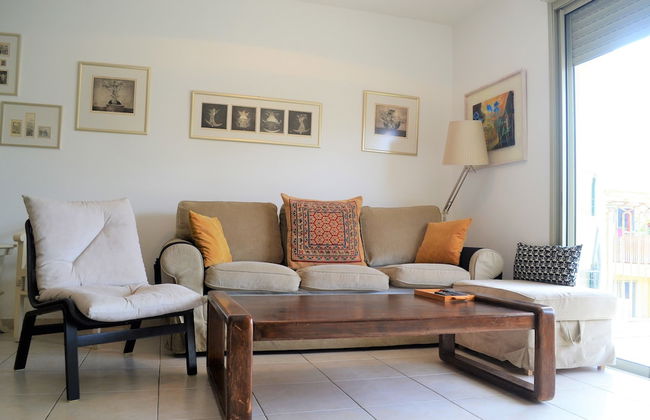 2BDR Amazing Location with Parking - Foto 10