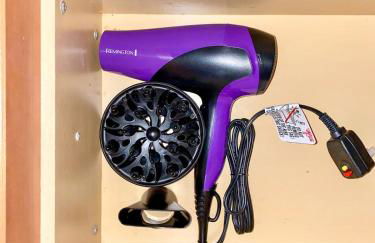 Modern DT Home-King size Bed-Patios-Long Stays-WiFi - Foto 4