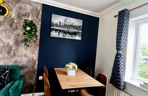 Spacious 4BR House Canterbury with en-suite and Free Parking - Long Stays - Foto 13