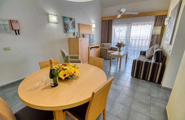 Ona el Marqués Resort - Photo 17