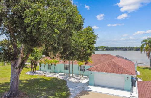Lake House Westchase area. Heated Pool Waterfront! - Foto 56