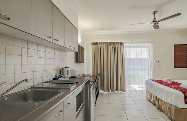 Southern Cross Atrium Apartments - Photo 9