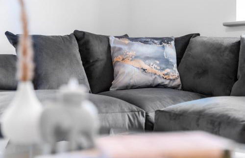 Stylish Apartment - 2 Bedrooms - Balcony - Parking - Netflix - Wifi - 7MC - Foto 6