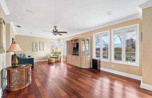 Bonita Beach Waterfront Paradise - Photo 19