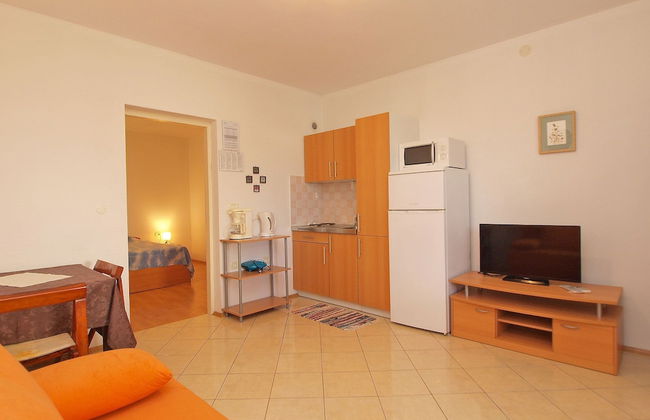 Apartment 21 - Photo 14