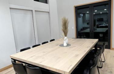 LUXE Hyak Retreat with Sauna, Hot Tub, Game Room, 6BR - Foto 37