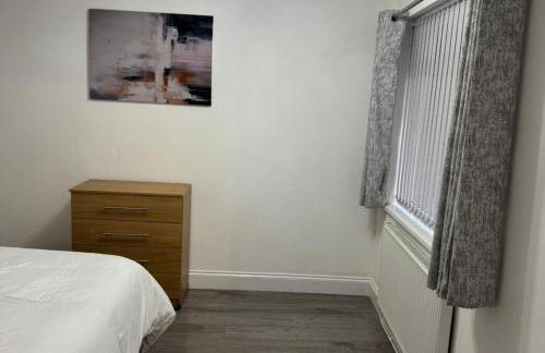 Bungalow - Sleeps 2 - Parking - Garden - Foto 9