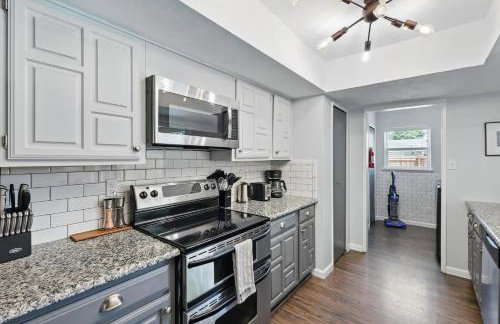 Modern & Chic 4BD,2BA - Pool, Hot Tub, BBQ Grill - Foto 13