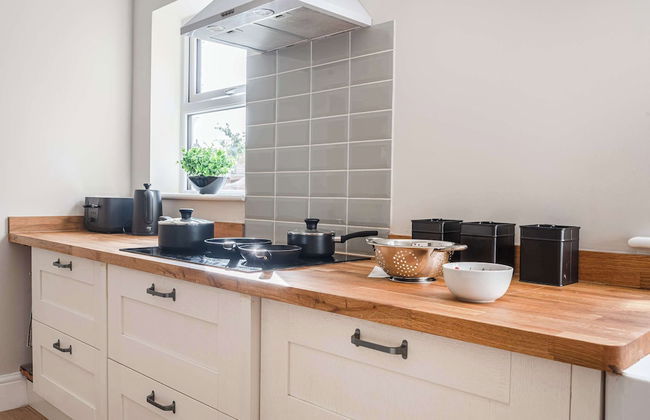 Host Stay Sherrington Road Abode - Photo 5