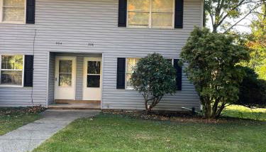 PSU 2br 2ba Townhome w Parking Near Campus and Stadium - Foto 4