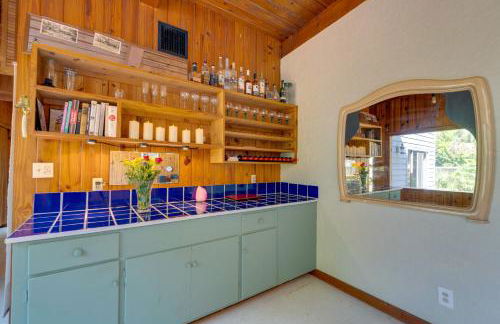 2 Mi to Riverwalk Palmetto Gem with Fire Pit and BBQ - Photo 9