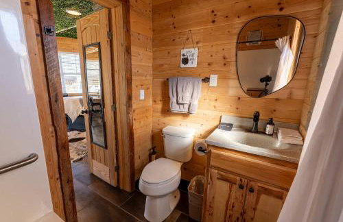 The Yurt at Paradise Pointe with a hot tub fire pit & Grill - Photo 9