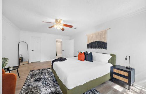 The Pines I Sleeps 12 I Private Pool I Patio & BBQ - Foto 35