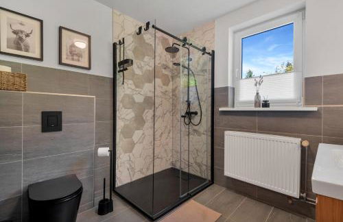 HIRSCH Hänsel Ferienhaus Garten mit Bergblick - Grill -Wald - Foto 17