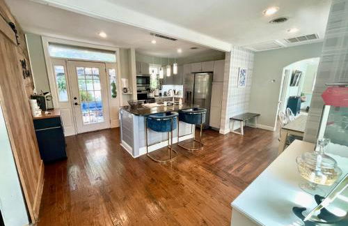 Cozy sanctuary minutes from the bay and beaches - Foto 16